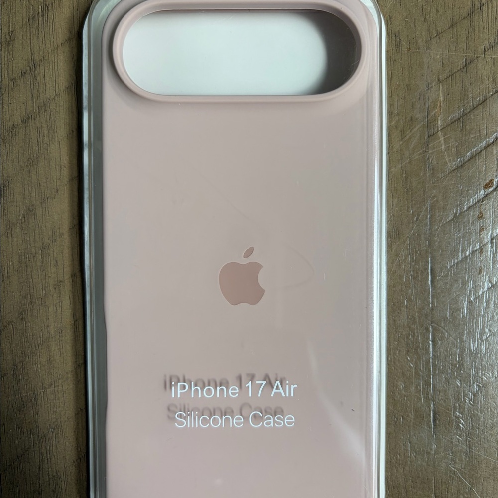 Apple iPhone 17 Air Silicone Case - Soft Pink